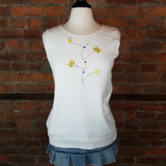 Vintage Tops - SOLD Vintage Womens Sleeveless Sweater Top White
